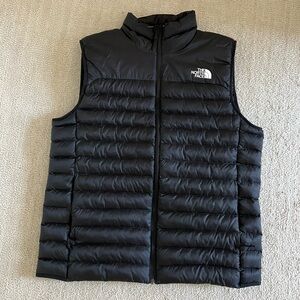 Men’s Black North Face Vest